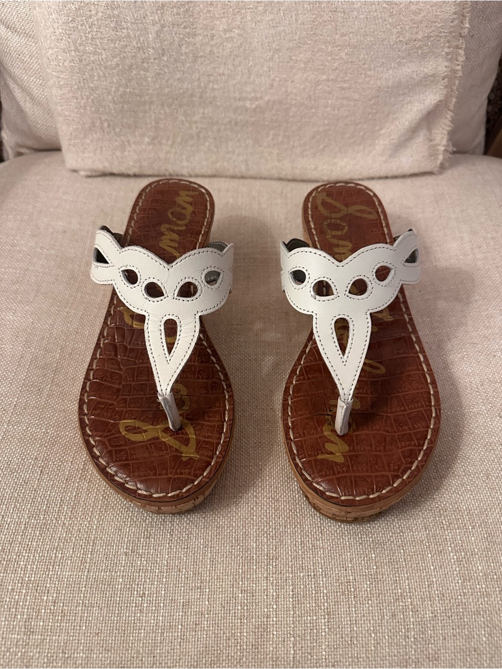 Sam Edelman White Leather Scalloped Thong Sandals